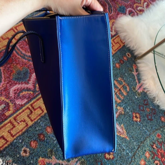 Electric blue leather tote bag! - Picture 3 of 9